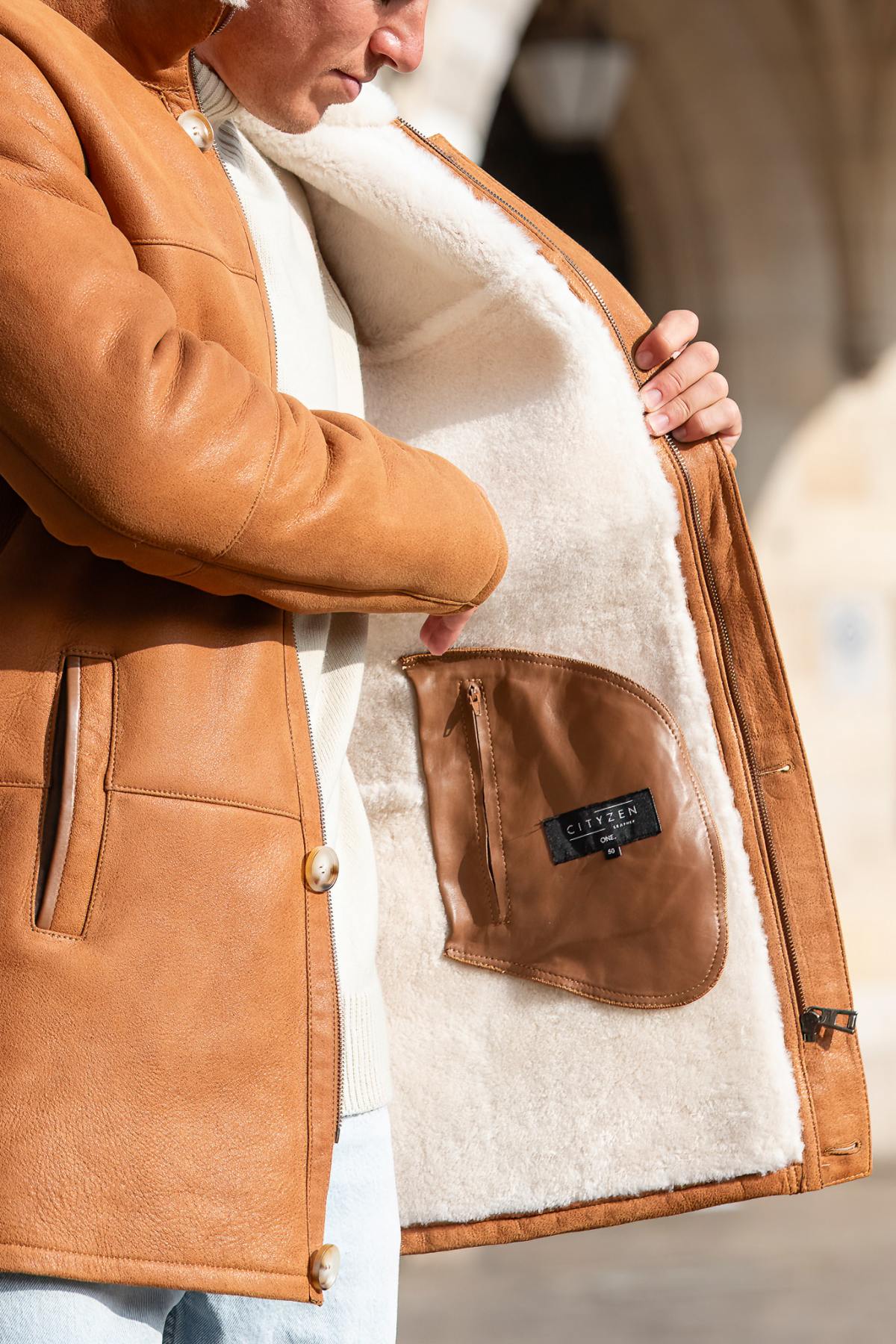 Reversed sheep leather in whisky hue, regular fit for timeless style. - Image n°5