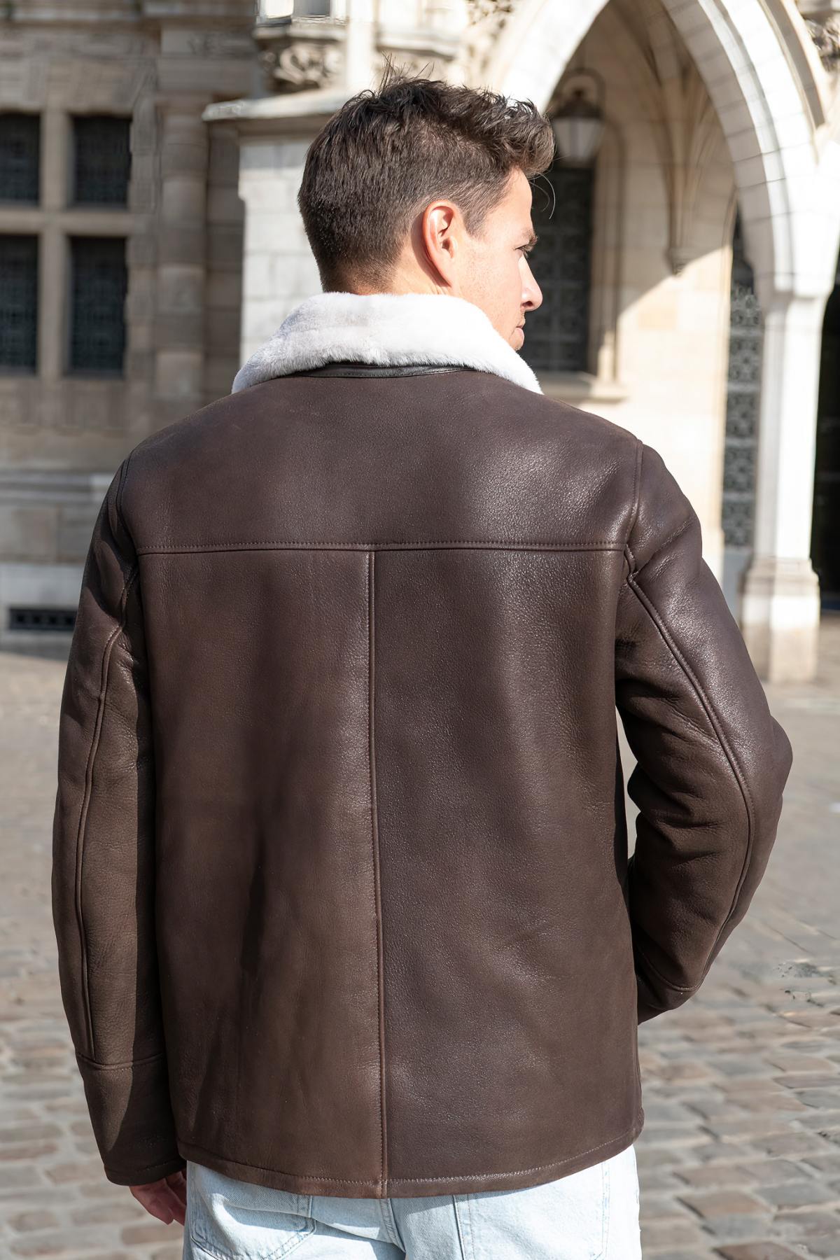 Aged brown lambskin jacket, warm and stylish with a timeless fit. - Image n°3