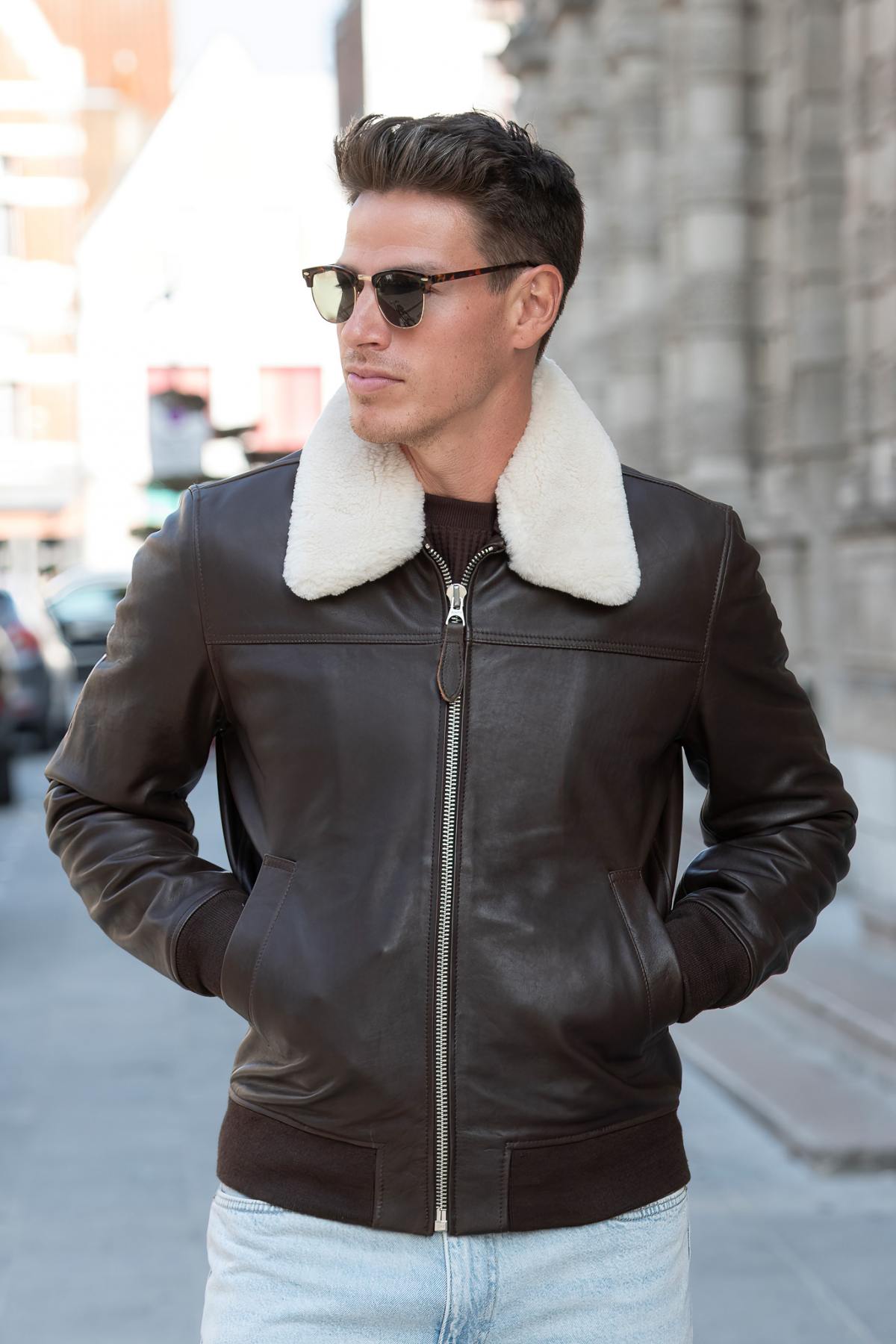 Classic Schott aviator jacket in brown cowhide with detachable collar. - Image n°4
