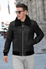Black cowhide pilot jacket by Schott, detachable shearling collar. - Image n°3