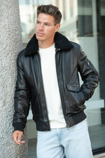 High-quality black leather aviator jacket for men - Image n°1