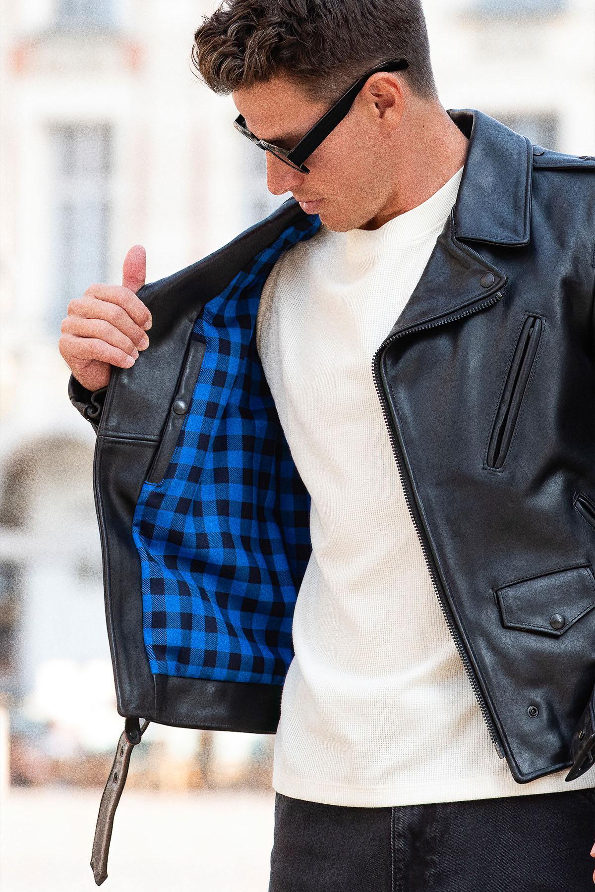 Perfecto in sturdy leather imported from the United States - Image n°2