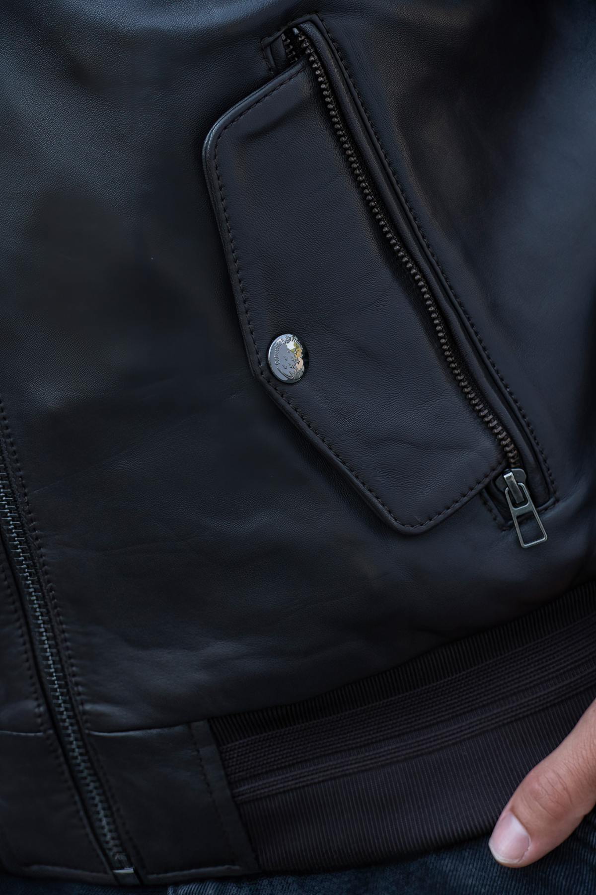 Brown leather aviator jacket from the Patrouille de France in superior quality - Image n°8