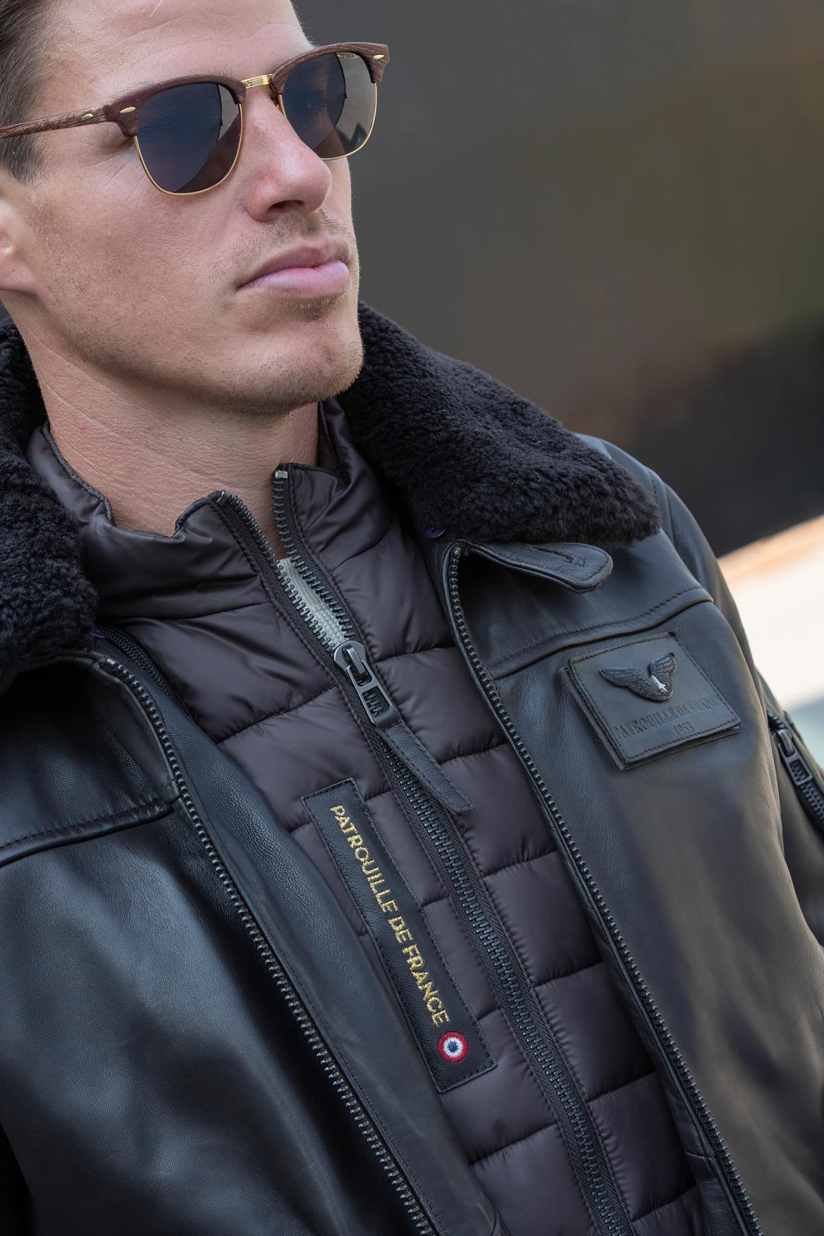 Brown leather aviator jacket from the Patrouille de France in superior quality - Image n°4