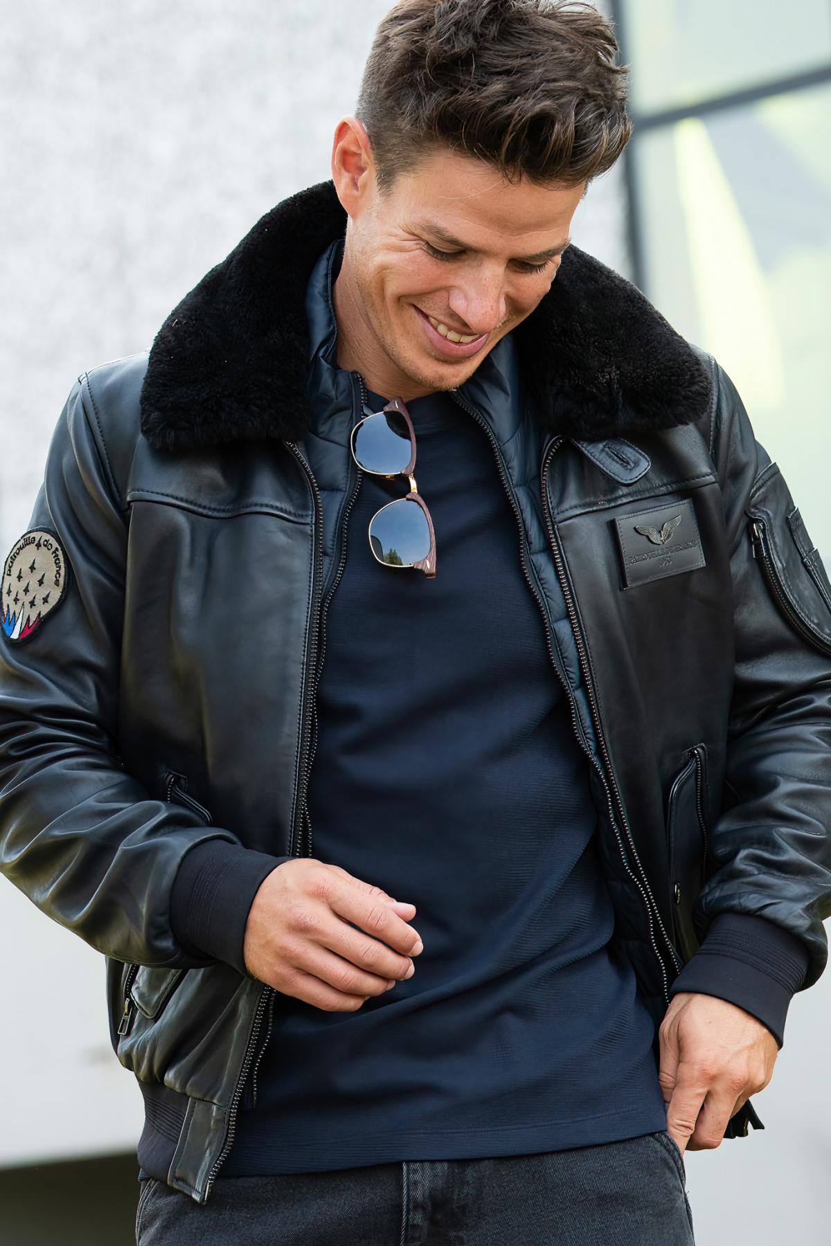 Navy lambskin aviator jacket with removable shearling collar. - Image n°6