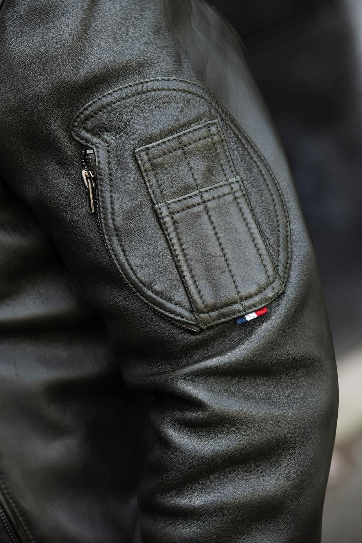 Khaki leather aviator jacket designed for the Patrouille de France - Image n°5