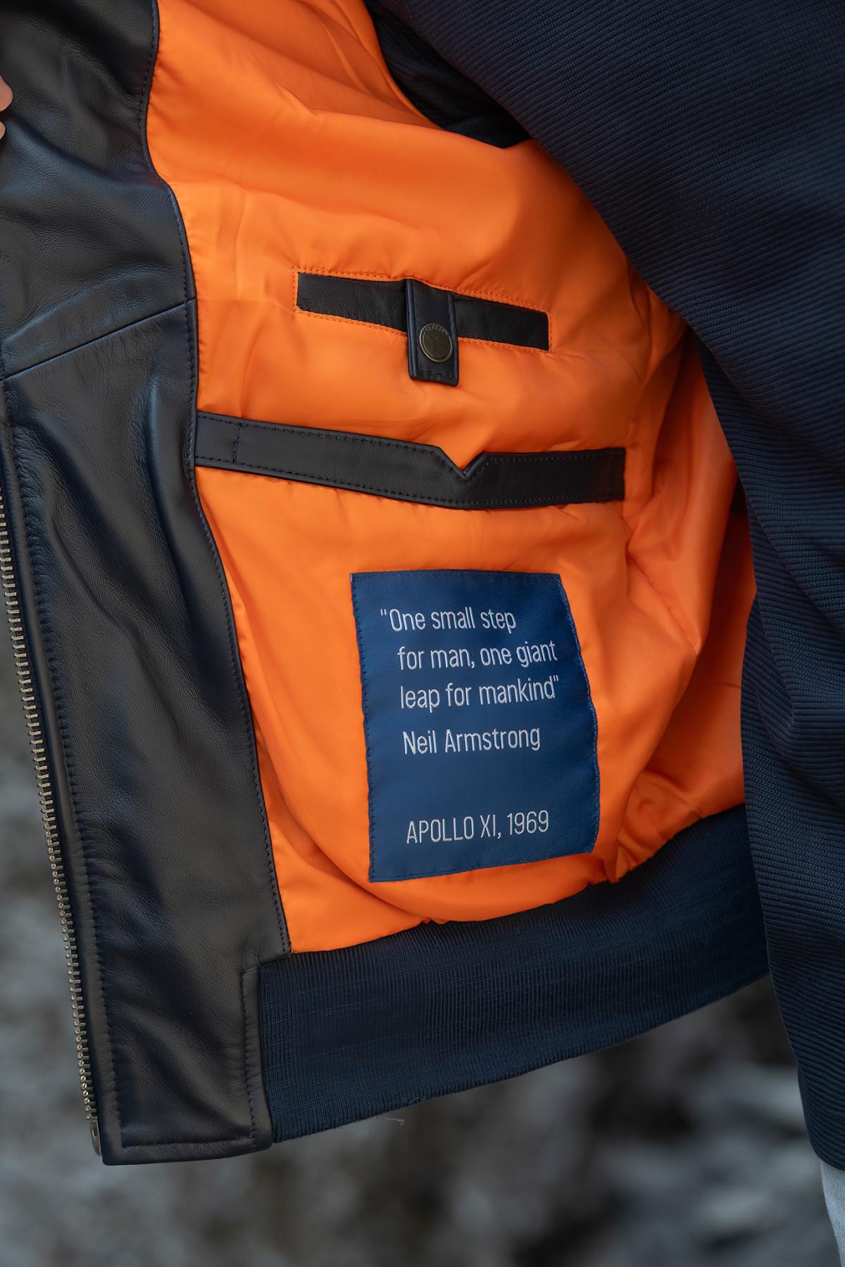 Officially licensed NASA navy blue shirt collar leather jacket - Image n°3