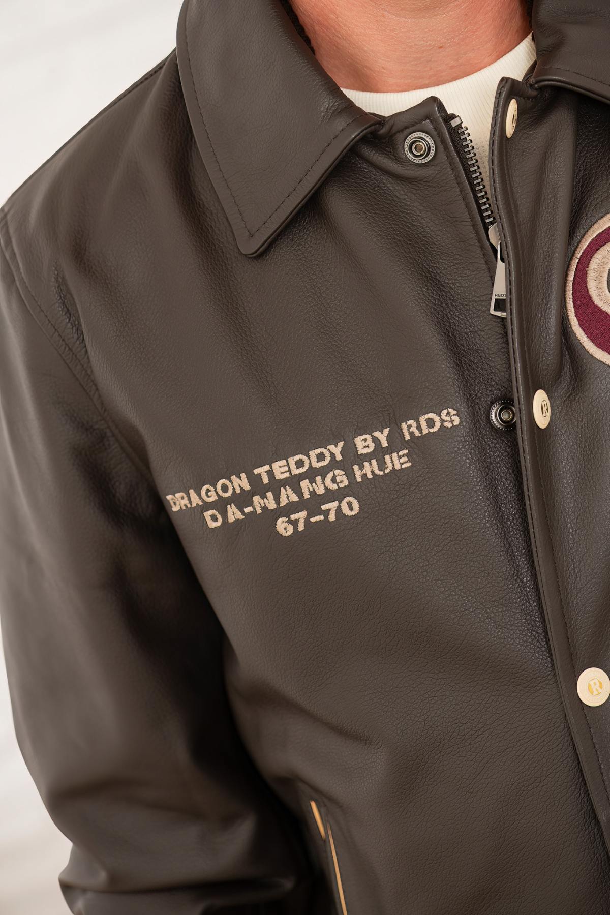 Aged brown vachetta leather jacket by Redskins, dragon embroidery. - Image n°8