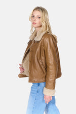 Cosy cognac sheepskin bomber with biker edge for all-season wear. - Image n°4