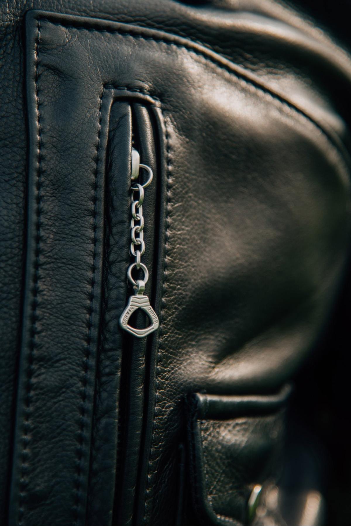 Limited-edition Schott 568 Black: pebbled cowhide, D-pocket Perfecto. - Image n°6
