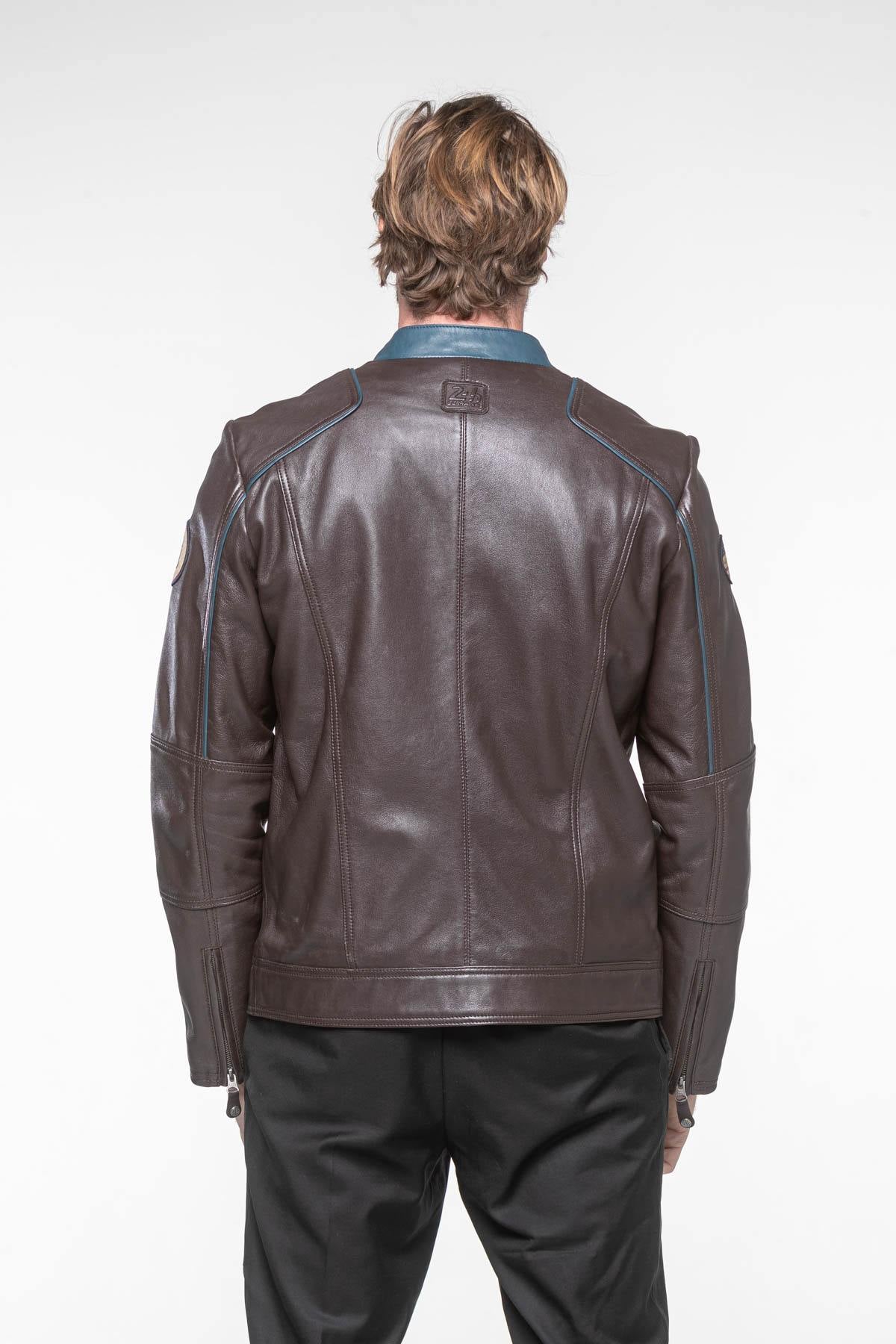 A dark brown sheepskin jacket, soft and light, echoing Steve McQueen. - Image n°4