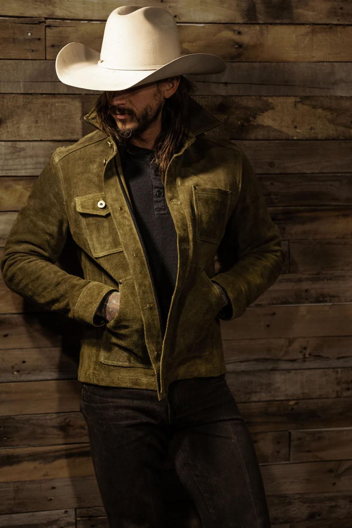 Olive suede cowhide field jacket, unlined and durable. Ages gracefully with wear. - Image n°12