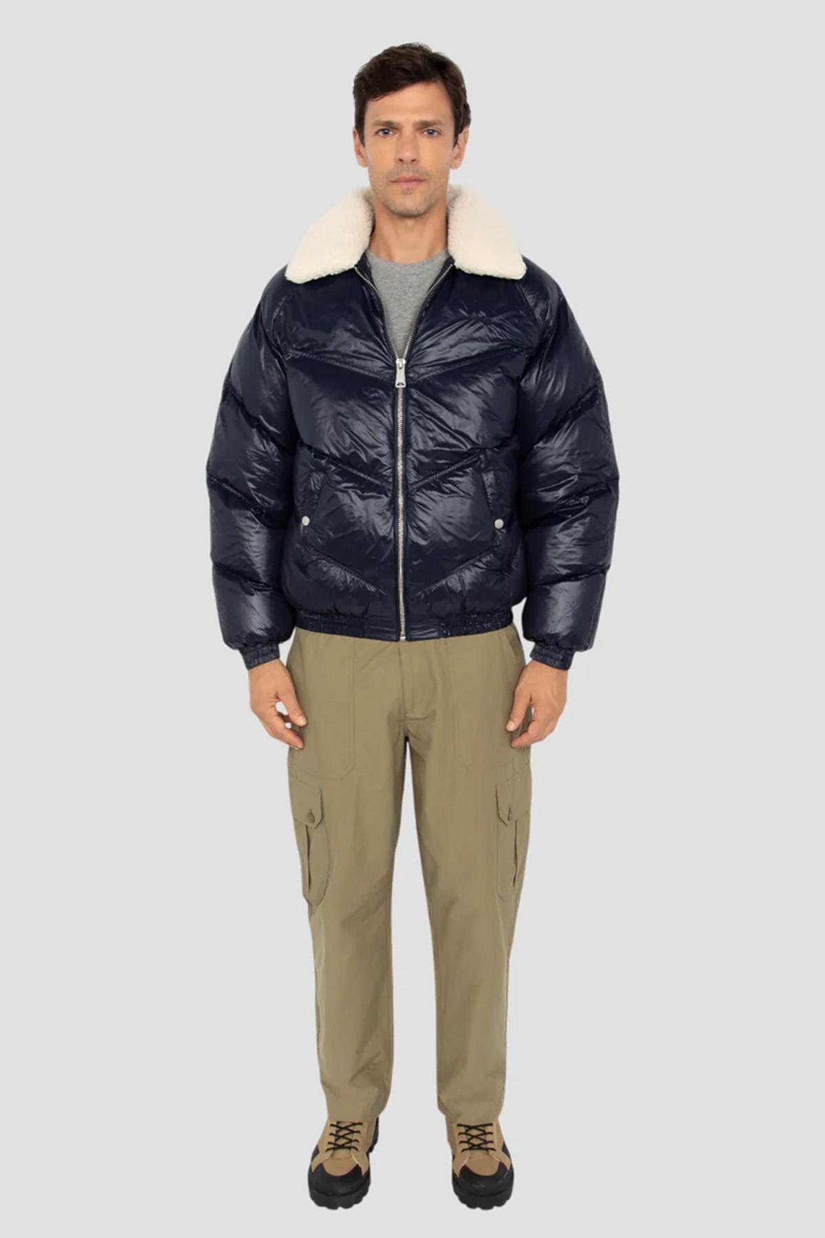 Oversized shiny textile down jacket with faux fur collar - Image n°6
