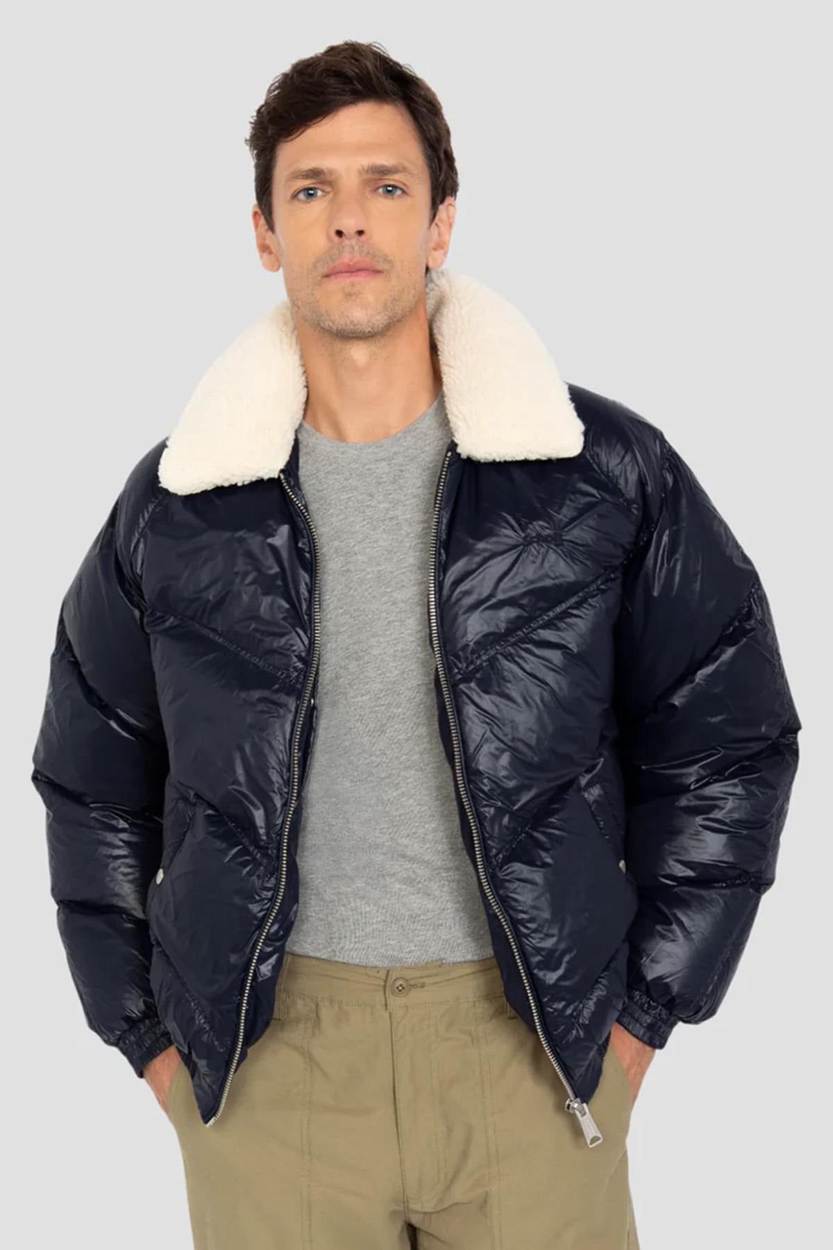 Oversized shiny textile down jacket with faux fur collar - Image n°7