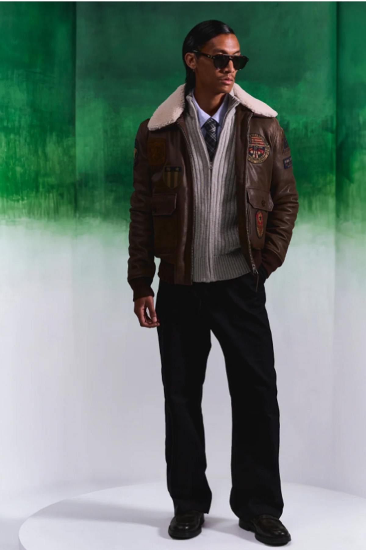 Brown leather bomber jacket with vintage badges - Image n°2