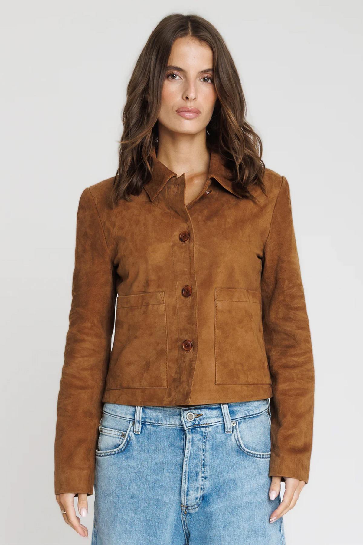 Velvety tobacco goatskin jacket in a slim cut with shirt collar. - Image n°5