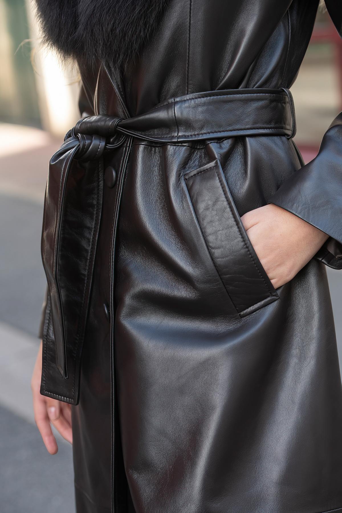 Long belted leather coat with brown fur collar - Image n°5