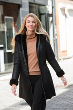 Women's black leather coat with fur hood - Image n°3