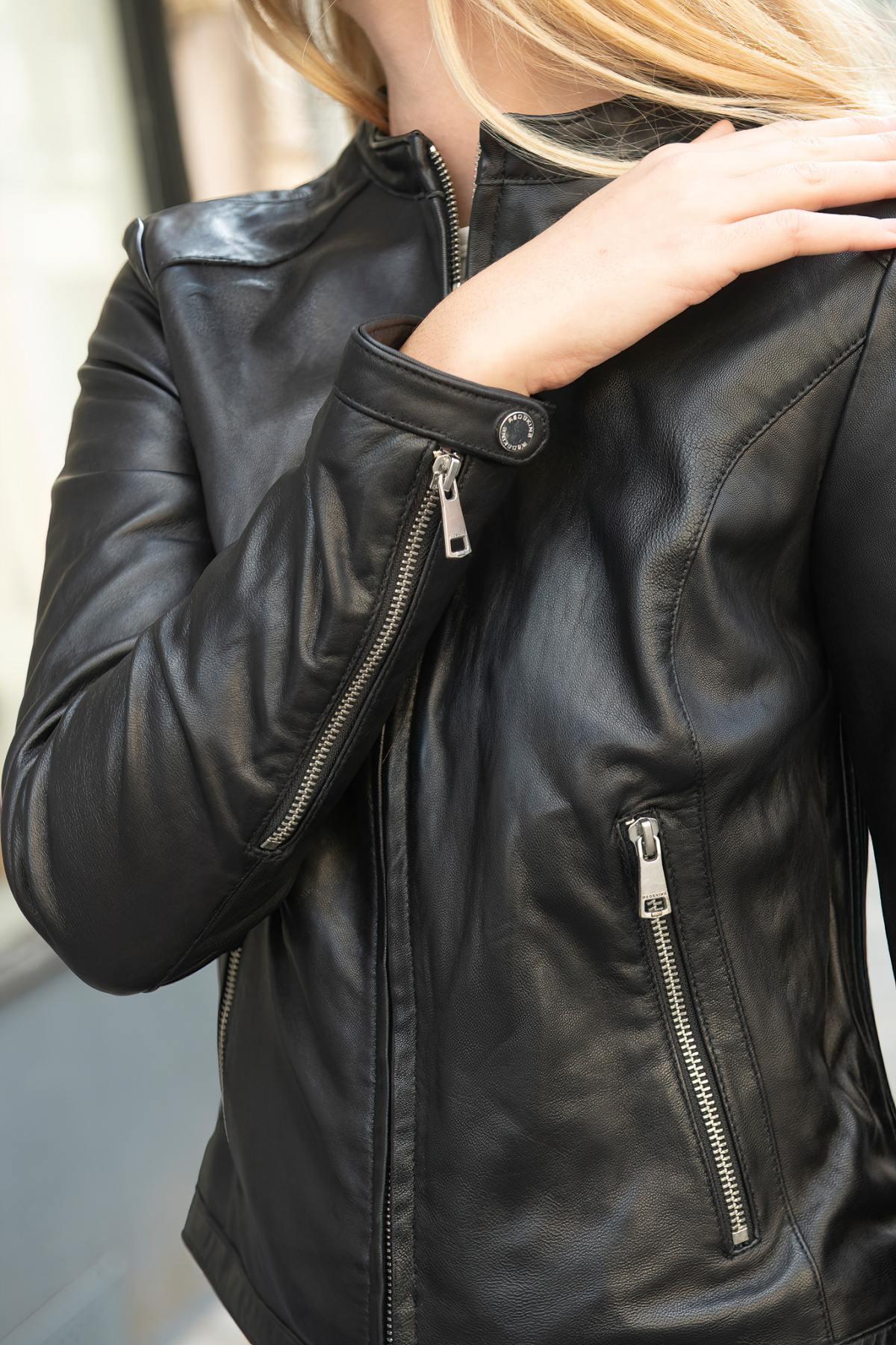 Black leather spencer jacket with textured back panels - Image n°4