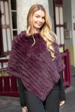 Plum-colored knitted rabbit fur poncho - Image n°1