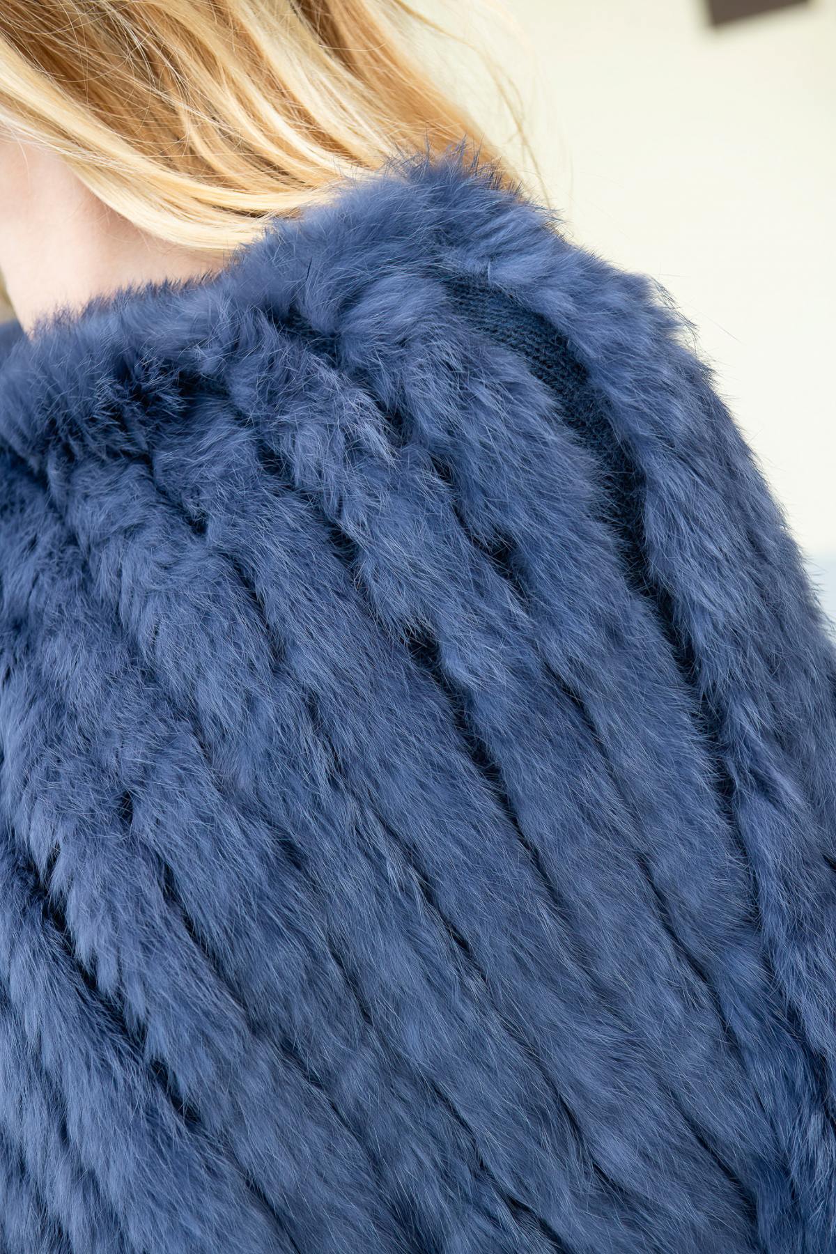 Indigo knitted rabbit fur poncho - Image n°3