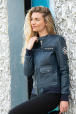Straight-cut sheep leather jacket in royal blue. Sporty, timeless fit. - Image n°1