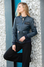Collector's Alpine women's leather jacket for the brand's 70th anniversary - Image n°3