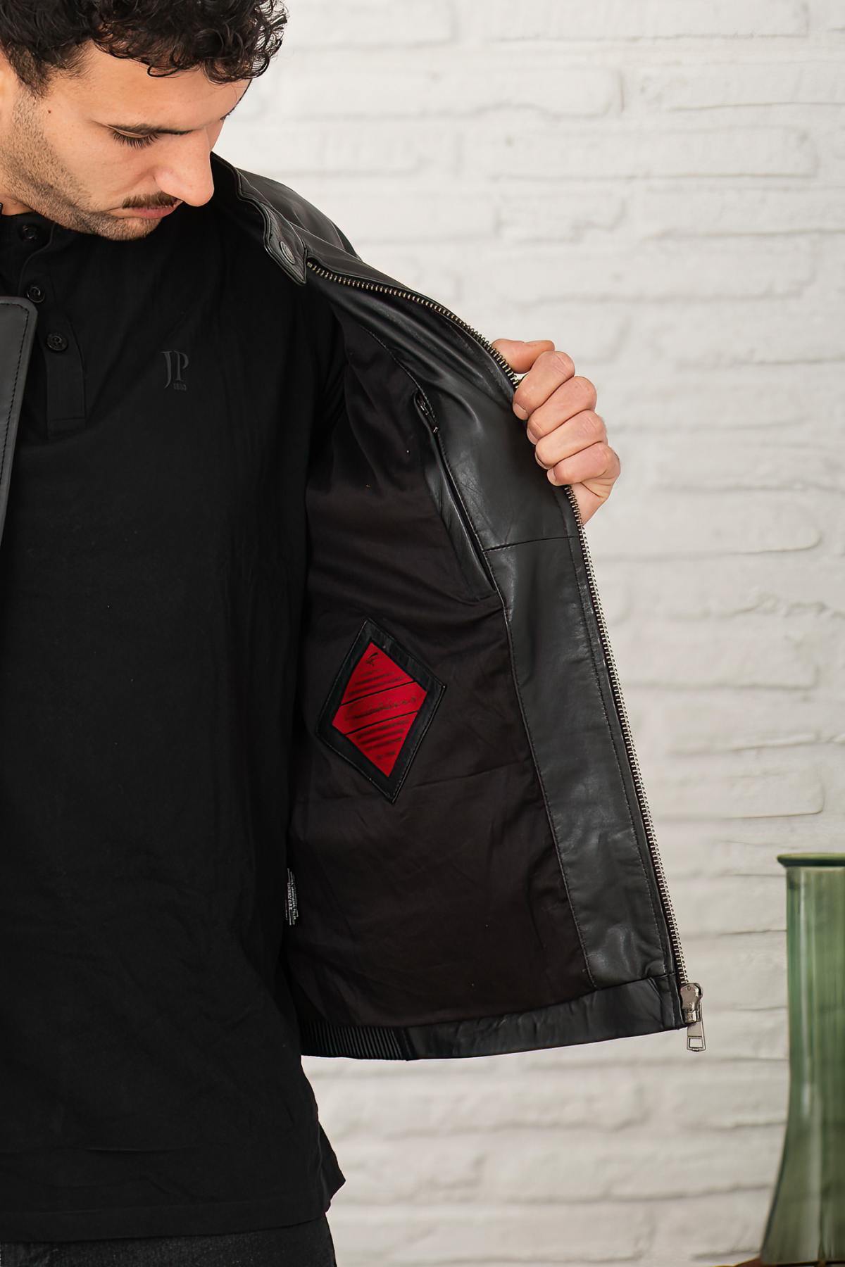 Black leather biker jacket with embossed Redskins logo - Image n°6