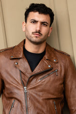 Slim dark cognac lambskin biker jacket, lightweight and timeless. - Image n°2