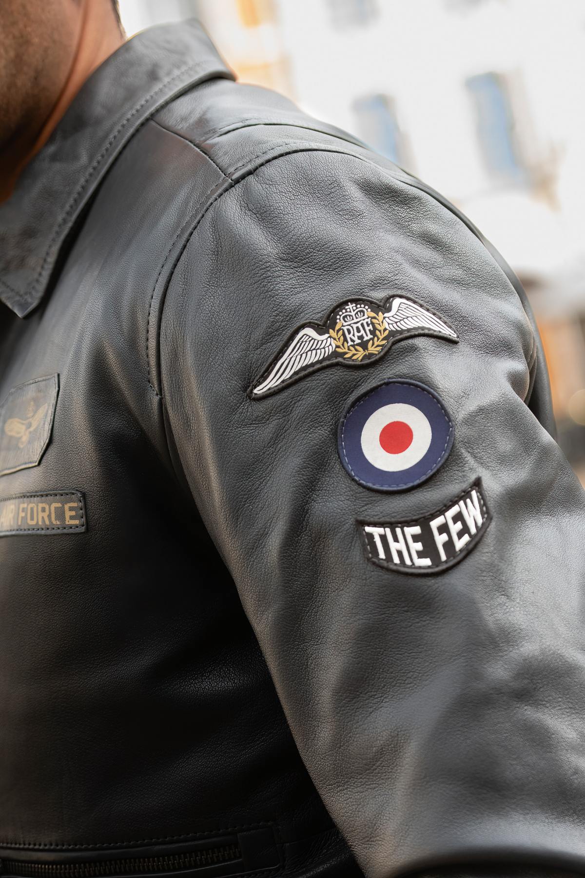 Navy blue aviator style leather jacket with shirt collar - Image n°2