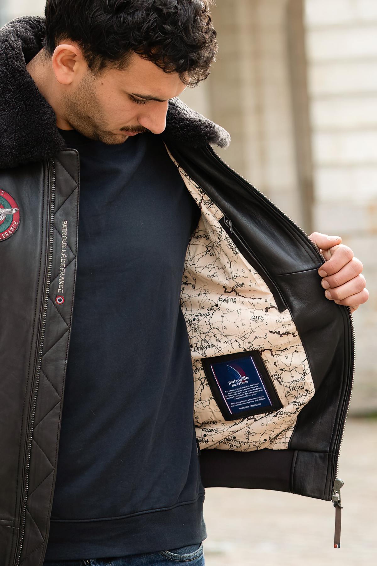Brown leather bomber jacket with vintage Patrouille de France patches - Image n°5