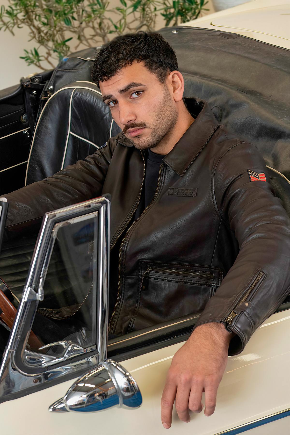 Dark brown sheep leather jacket, inspired by Steve McQueen's style. - Image n°1
