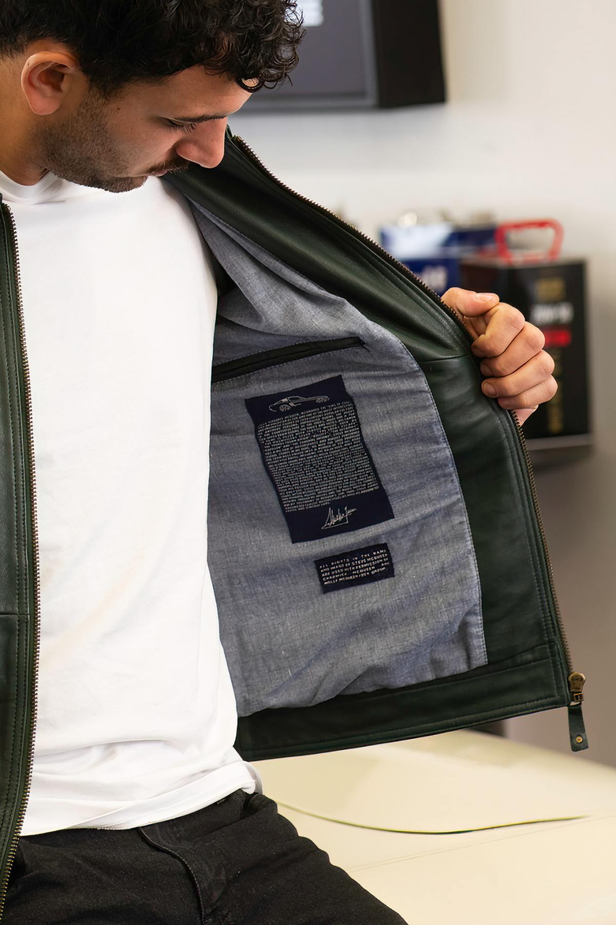 Fir green leather shirt collar jacket - Image n°5