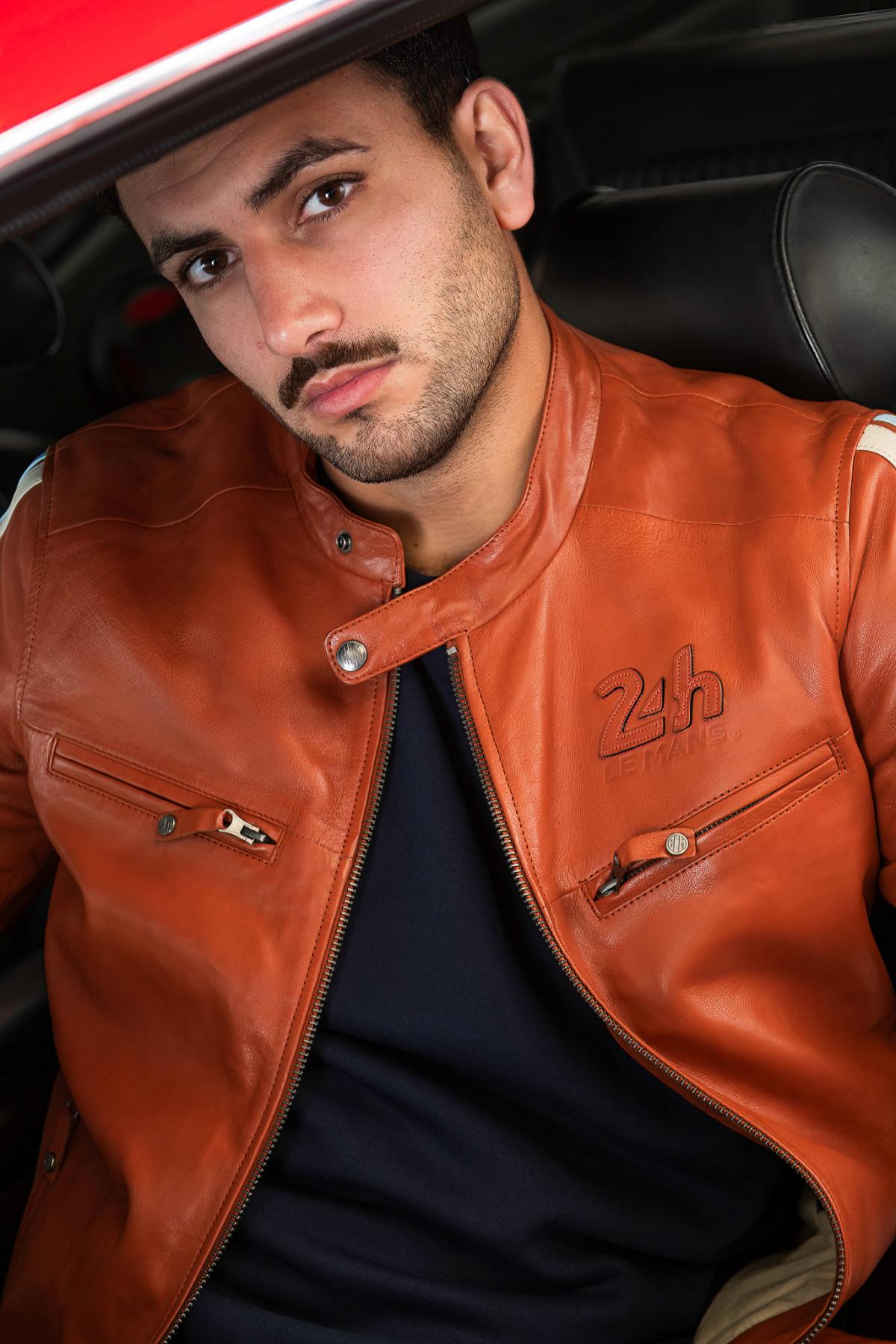 Rust orange leather jacket 24h le mans - Image n°5