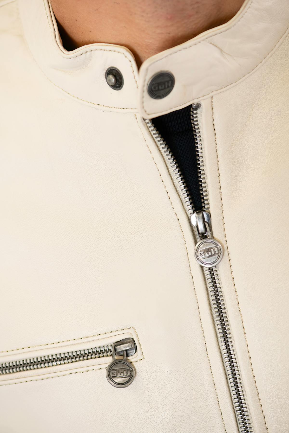 Sporty light beige cotton jacket with Gulf's signature racing stripes. - Image n°6