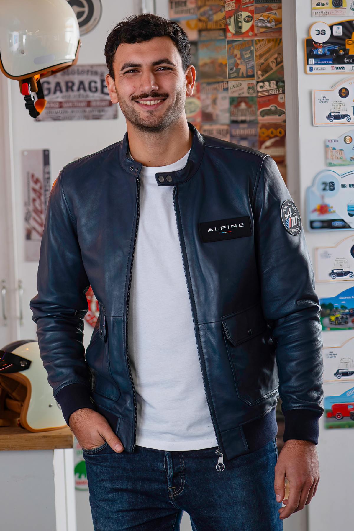 Sheepskin leather jacket in royal blue, biker collar, all-season fit. - Image n°5