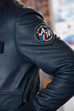 Sheepskin leather jacket in royal blue, biker collar, all-season fit. - Image n°2