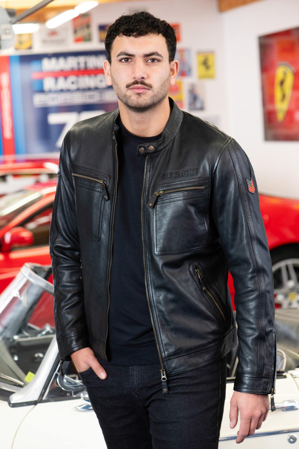 A sheep leather jacket with biker collar, echoing Steve McQueen. - Image n°7