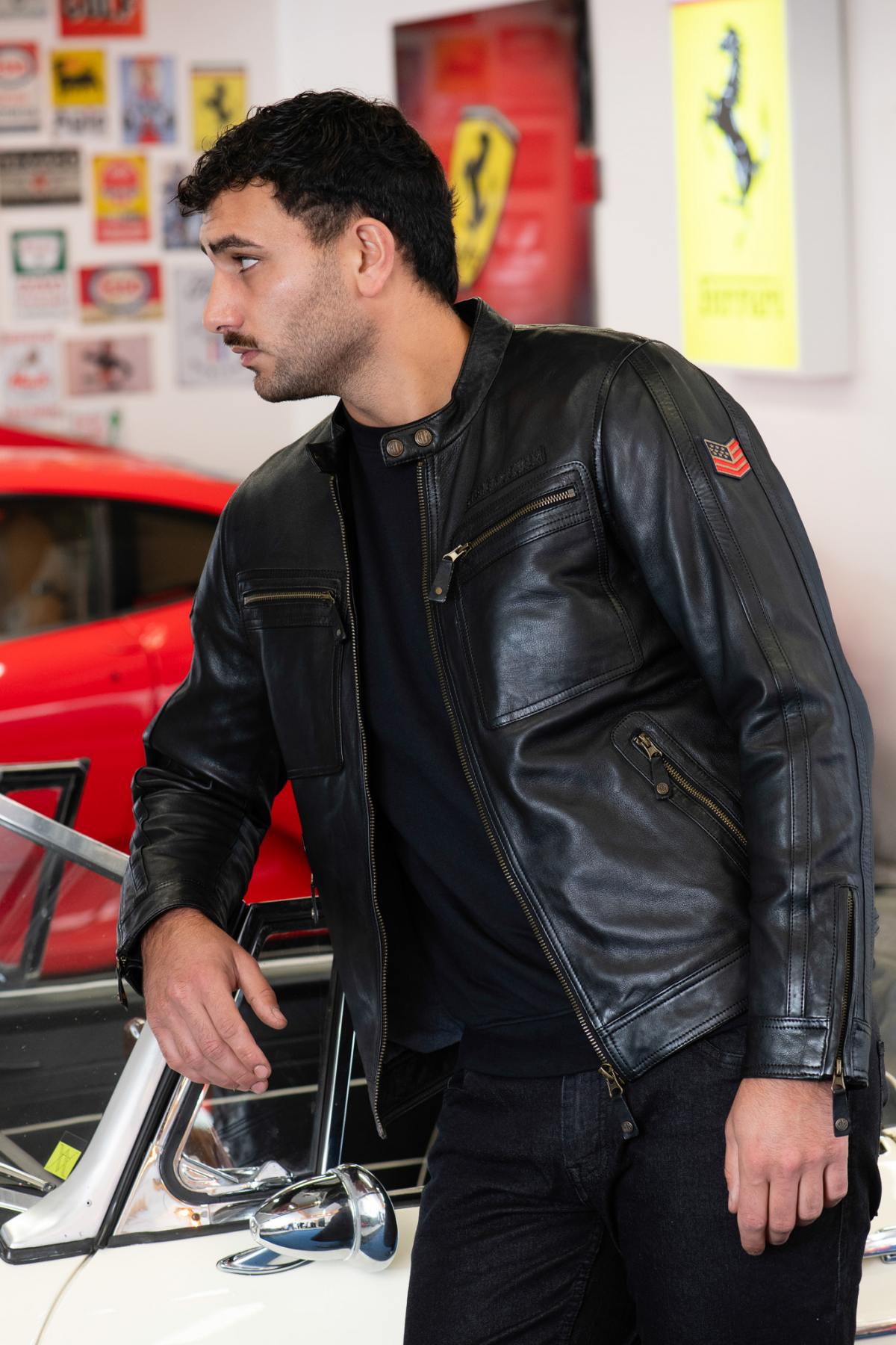 A sheep leather jacket with biker collar, echoing Steve McQueen. - Image n°4