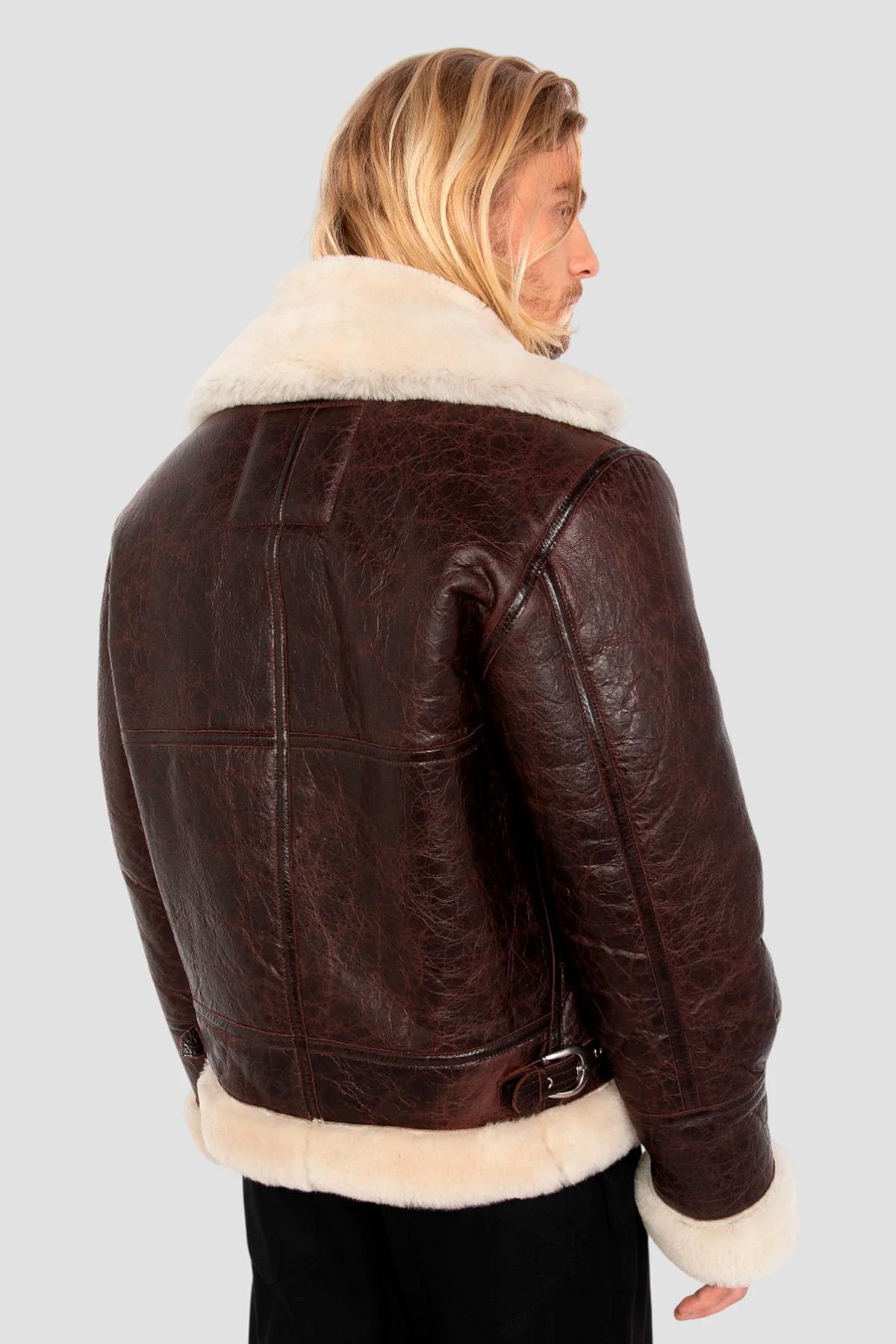 Vintage warmth meets Schott's B-3 bomber in cracked brown shearling. - Image n°2