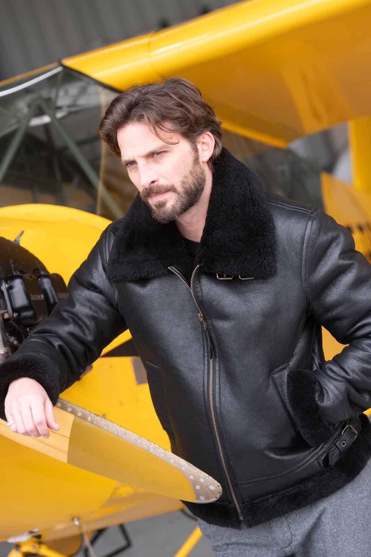 Black reversed sheep leather aviator jacket, fur-lined for warmth. - Image n°4