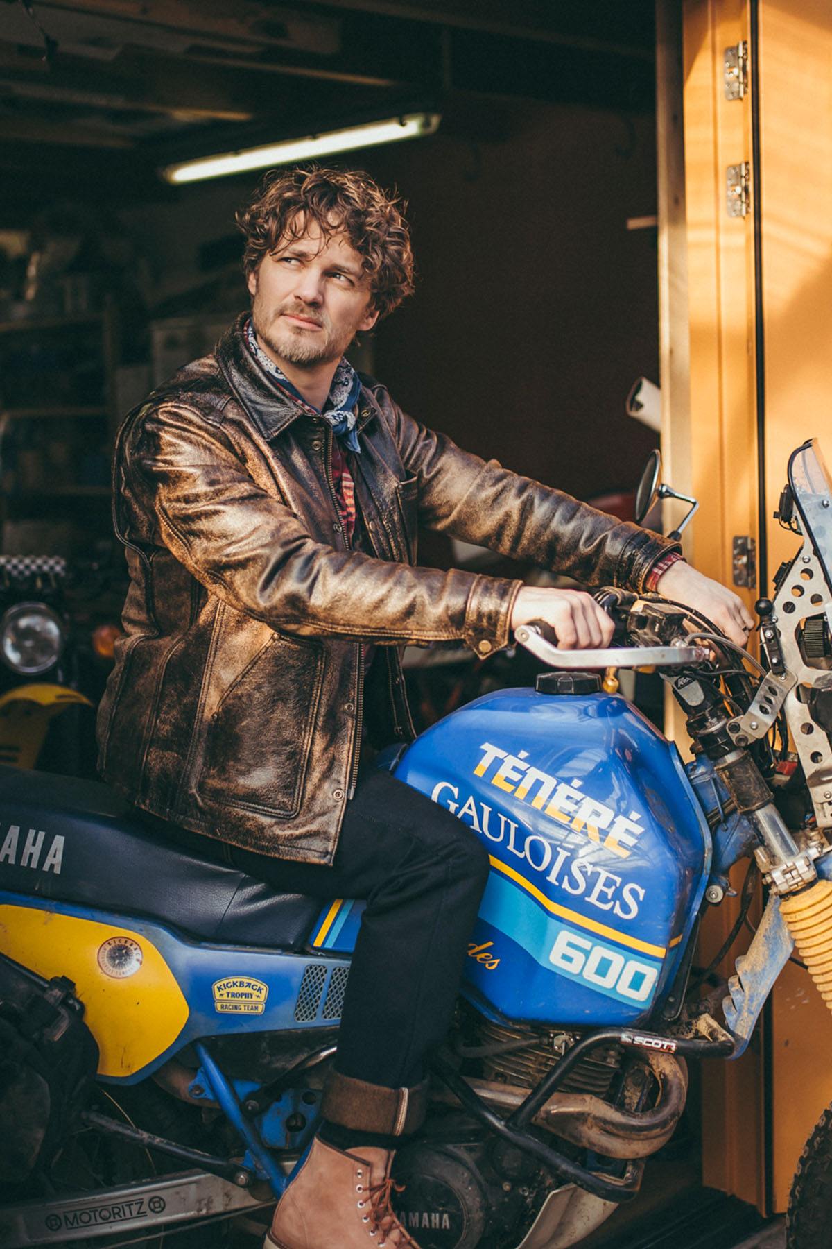 Black leather worker jacket with shirt collar - Image n°4