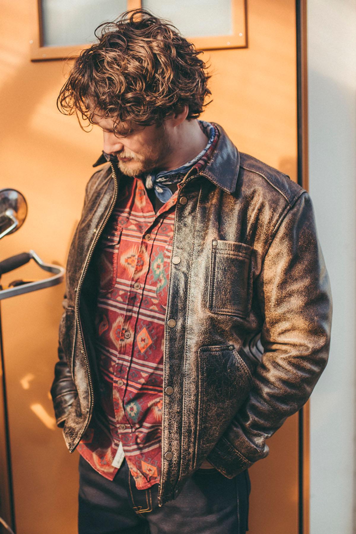 Black leather worker jacket with shirt collar - Image n°19