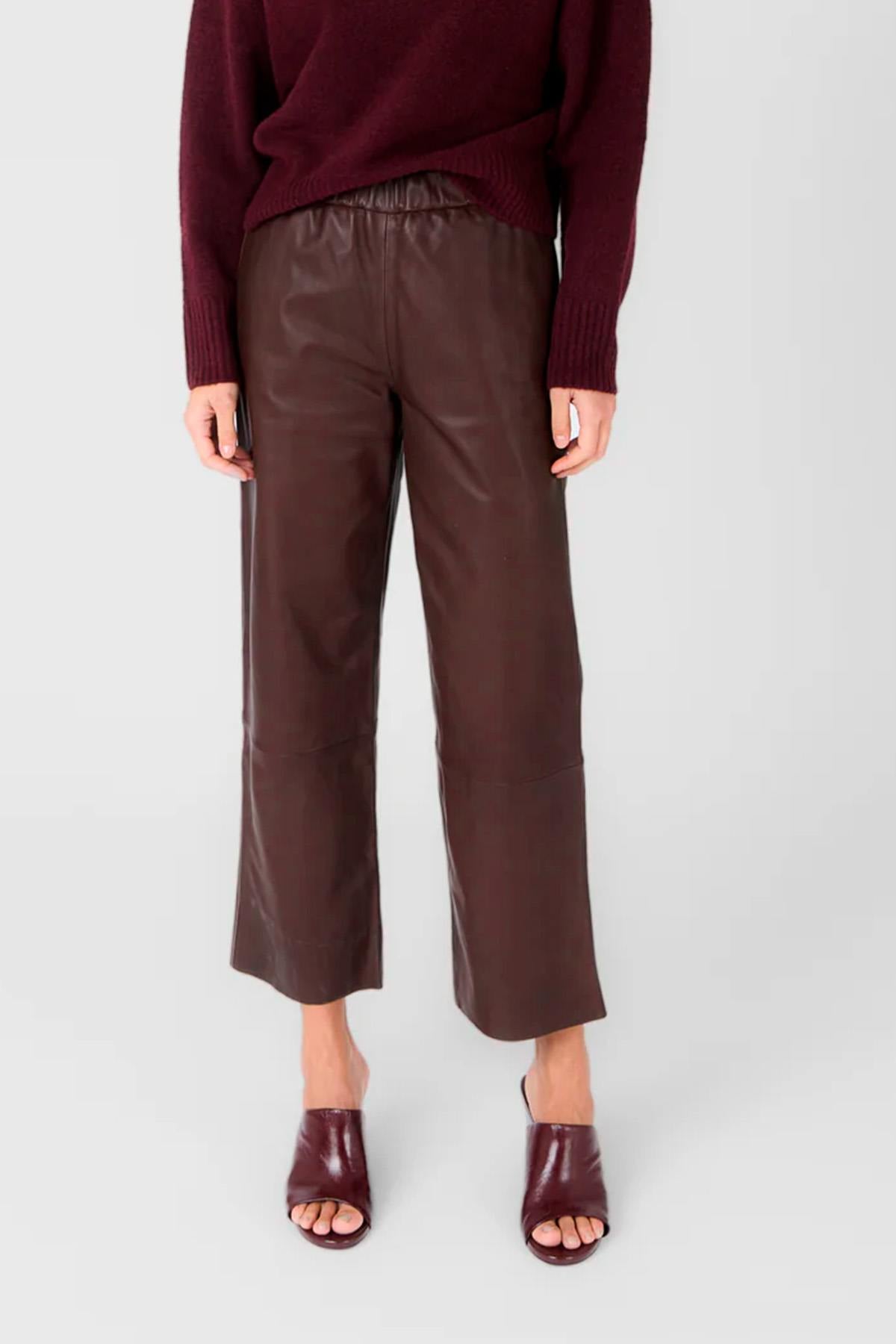 Leather trousers with a thin, lightweight elasticated waistband - Image n°1