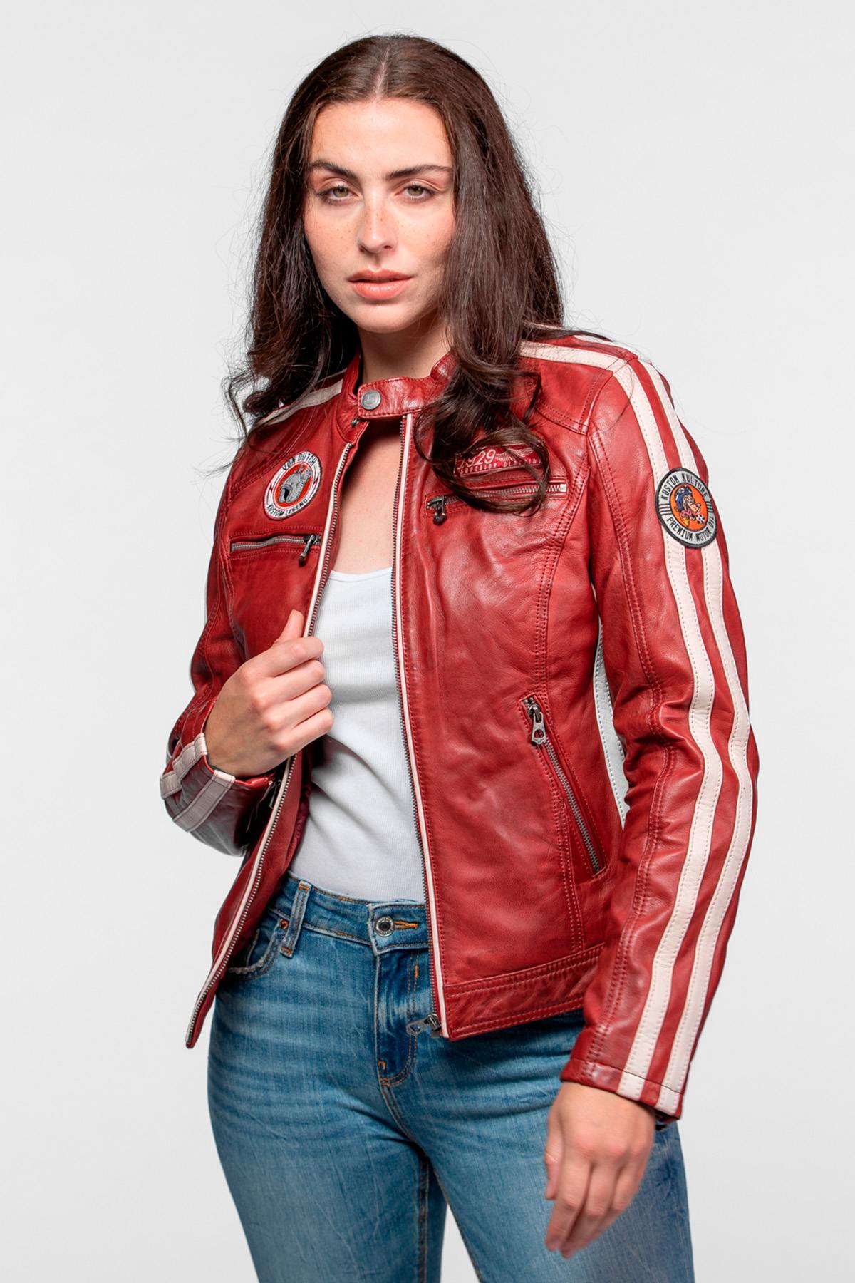Women's red leather biker-collar jacket with patches - Image n°2