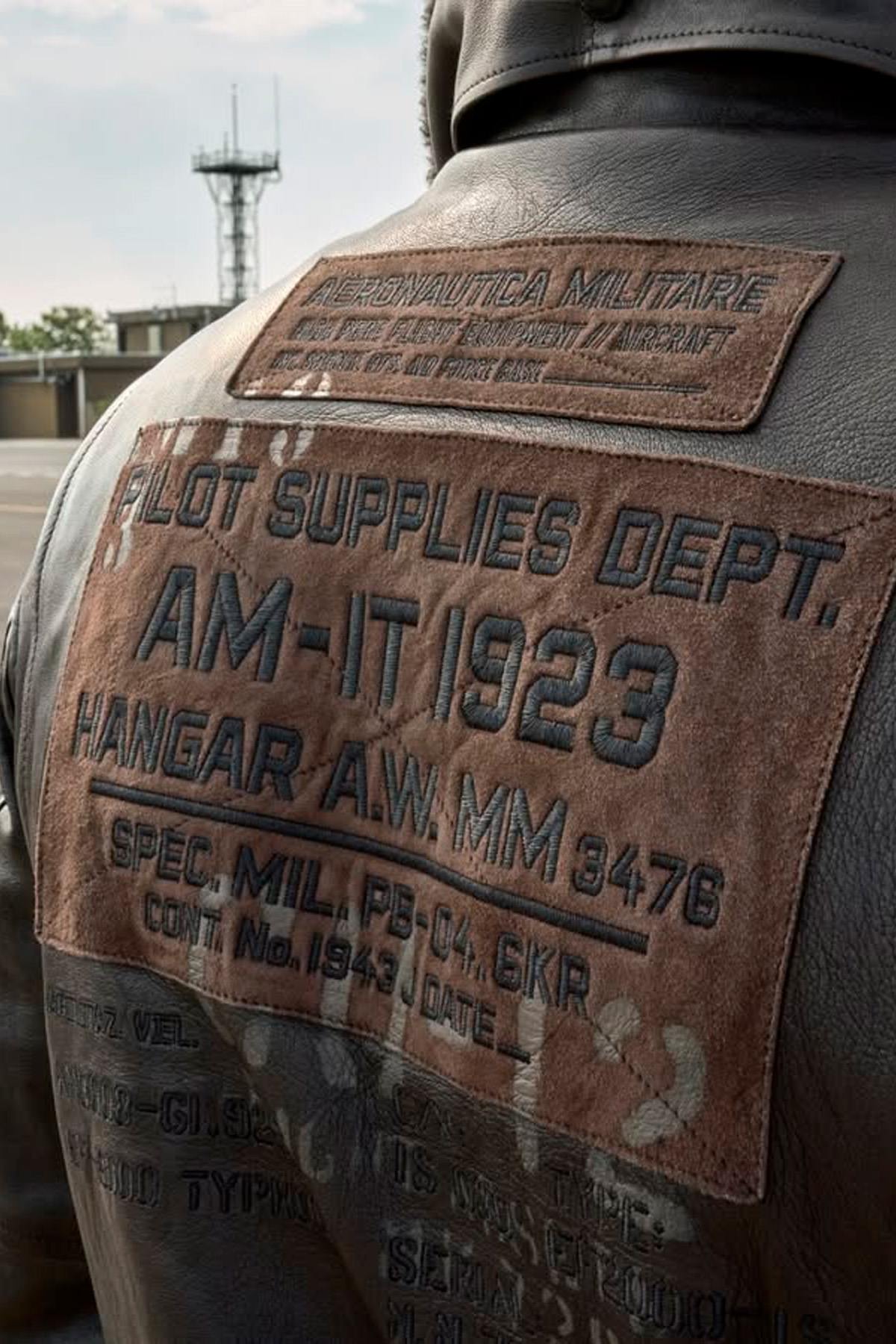 Vintage dark brown leather bomber jacket with back print - Image n°8