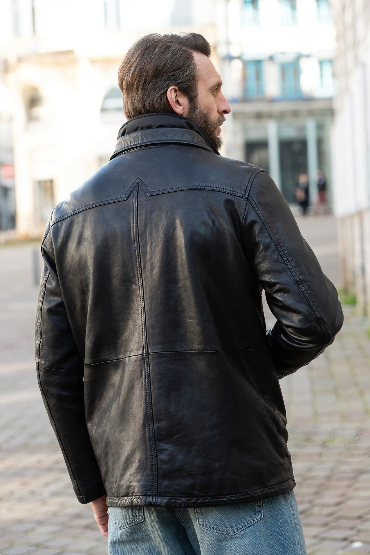 Timeless black sheepskin jacket with zip pockets and collar. - Image n°5