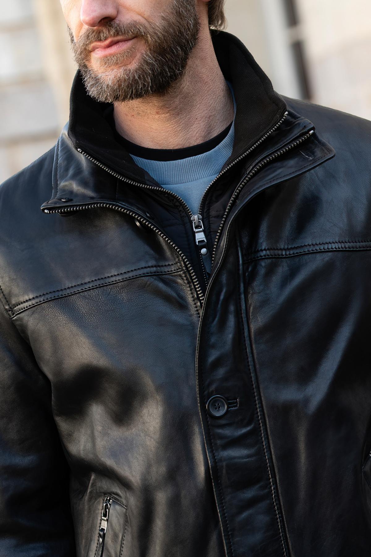 Timeless black sheepskin jacket with zip pockets and collar. - Image n°3