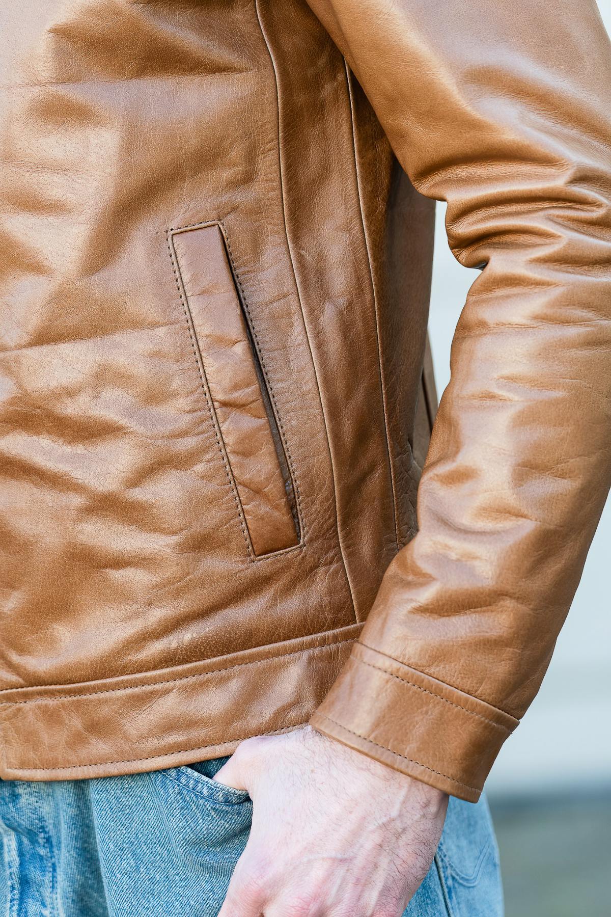 Thick, glossy oxblood buffalo leather jacket with a retro collar. - Image n°6