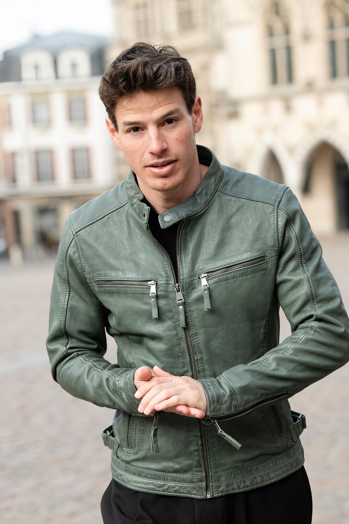 Green sheepskin jacket, skinny fit, biker collar, timeless and light. - Image n°1